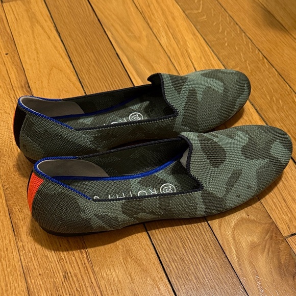 New without box- Rothy\'s Olive Camo Loafer